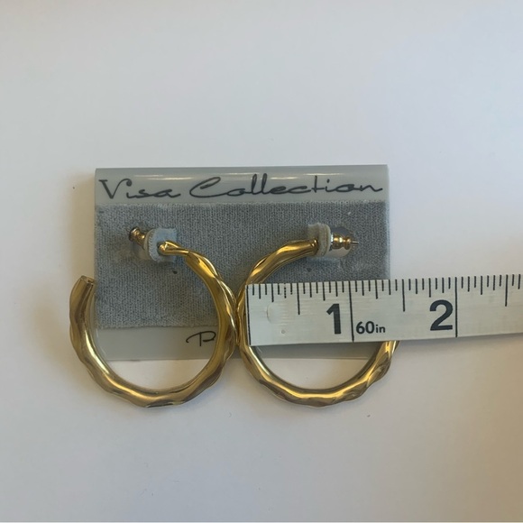 Vintage Large Gold Costume Jewlery Hoops - Picture 2 of 3